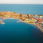 Paradadiso B 307 Two Bedroom Sea View Apartment
