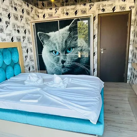 아파트 Paradadiso B 307 Two Bedroom Sea View 네세부르