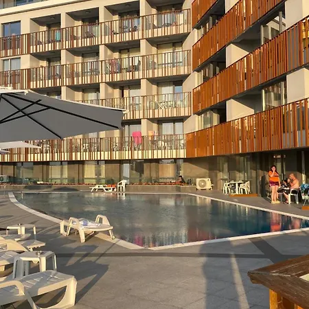 Paradadiso B 307 Two Bedroom Sea View 아파트 네세부르