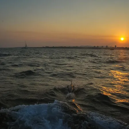 Paradadiso B 307 Two Bedroom Sea View * 네세부르