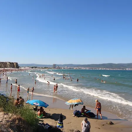 Paradadiso B 307 Two Bedroom Sea View 네세부르