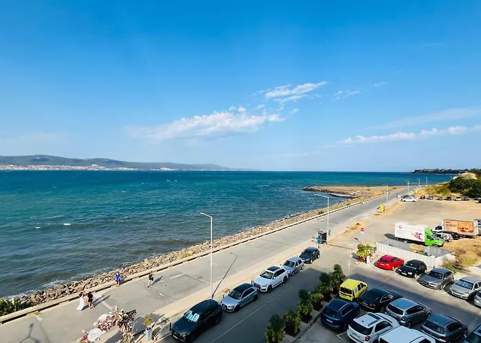 Paradadiso B 307 Two Bedroom Sea View Апартамент