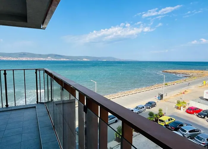 Paradadiso B 307 Two Bedroom Sea View Апартамент