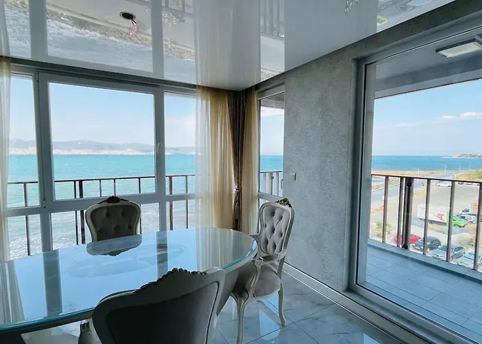 Paradadiso B 307 Two Bedroom Sea View
