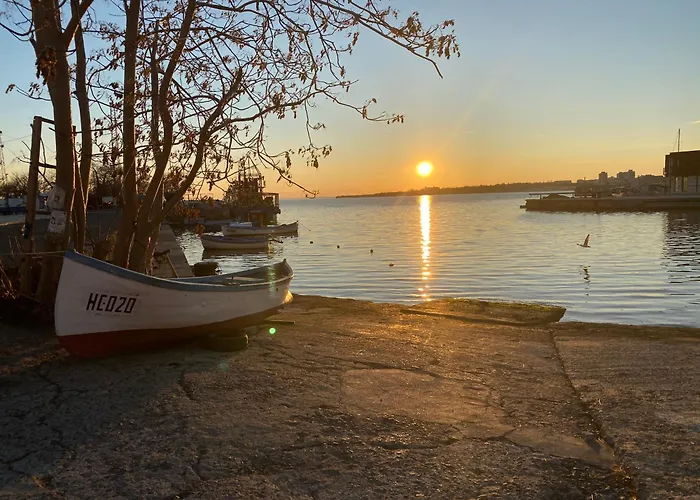 Апартамент Paradadiso B 307 Two Bedroom Sea View Несебър